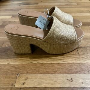 Tan Wedge Sandal with Memory Foam Size 10